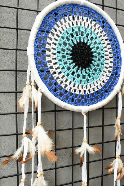 EL YAPIMI ÖRGÜLÜ RATTAN NAZARLIK DESENLİ RÜYA KAPANI 30CM